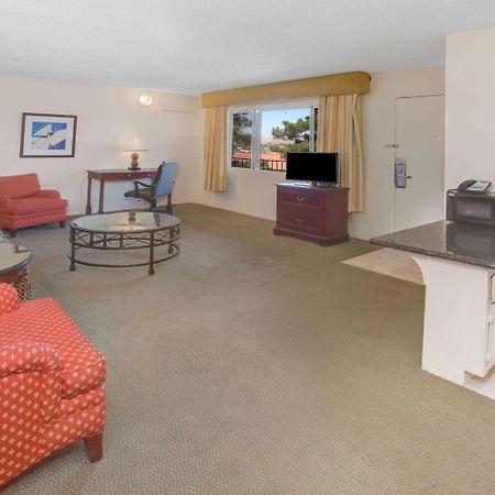 Travelodge Inn & Suites By Wyndham Yucca Valley/Joshua Tree Exterior photo