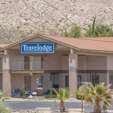 Travelodge Inn & Suites By Wyndham Yucca Valley/Joshua Tree Exterior photo