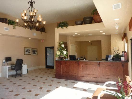 Travelodge Inn & Suites By Wyndham Yucca Valley/Joshua Tree Exterior photo