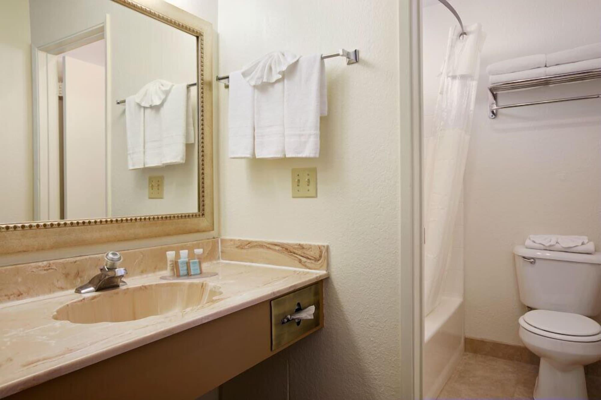 Travelodge Inn & Suites By Wyndham Yucca Valley/Joshua Tree Room photo