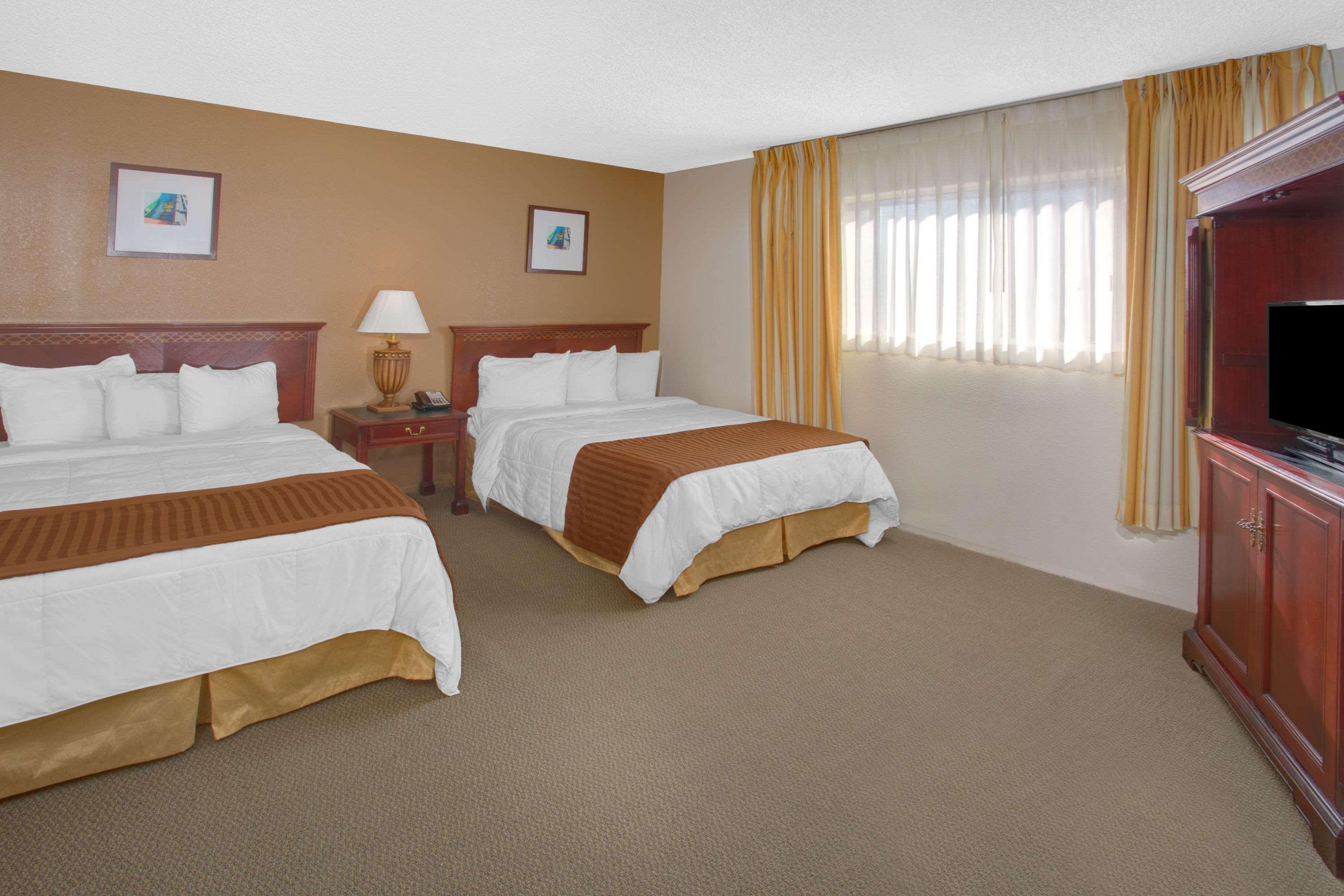 Travelodge Inn & Suites By Wyndham Yucca Valley/Joshua Tree Exterior photo