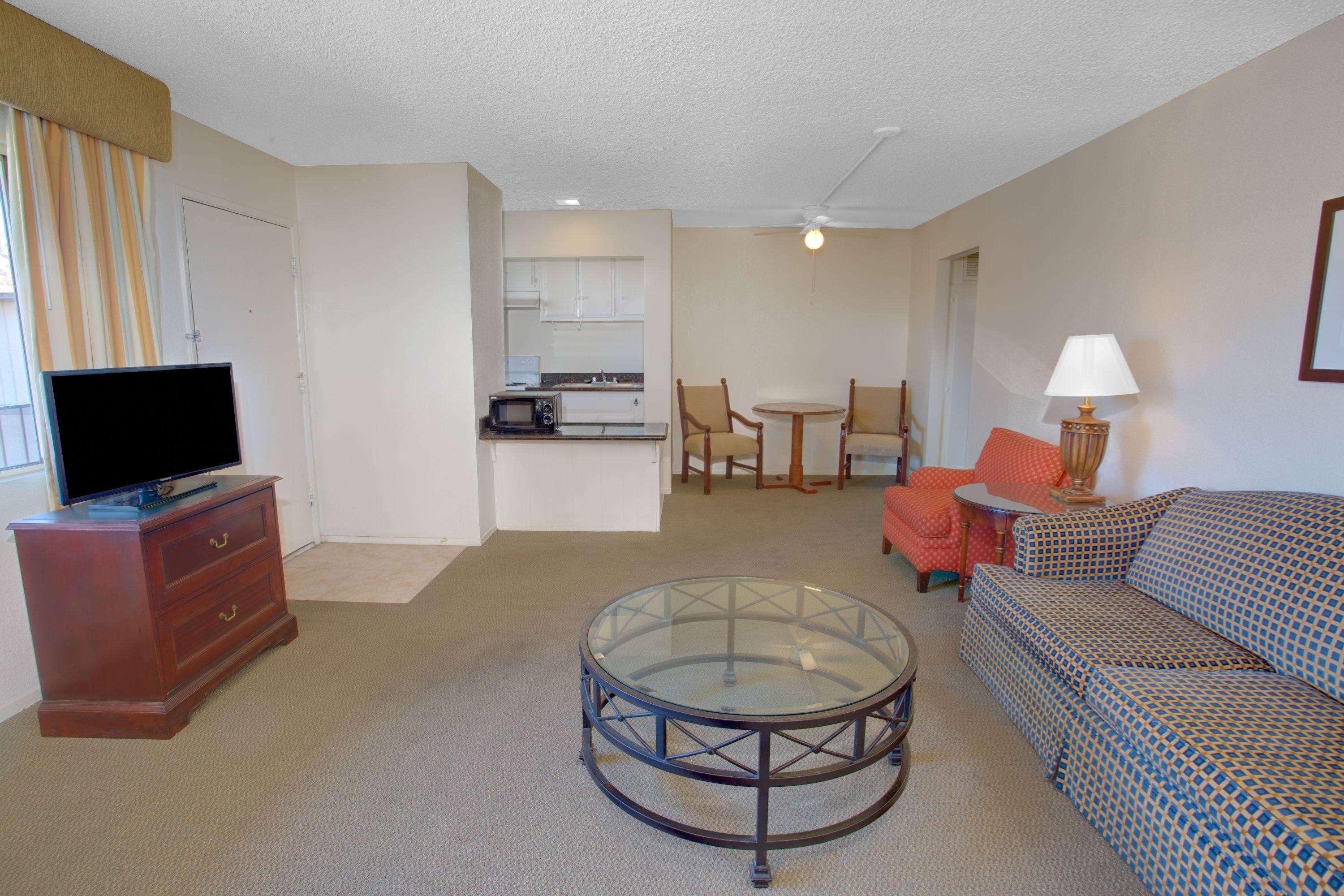 Travelodge Inn & Suites By Wyndham Yucca Valley/Joshua Tree Exterior photo