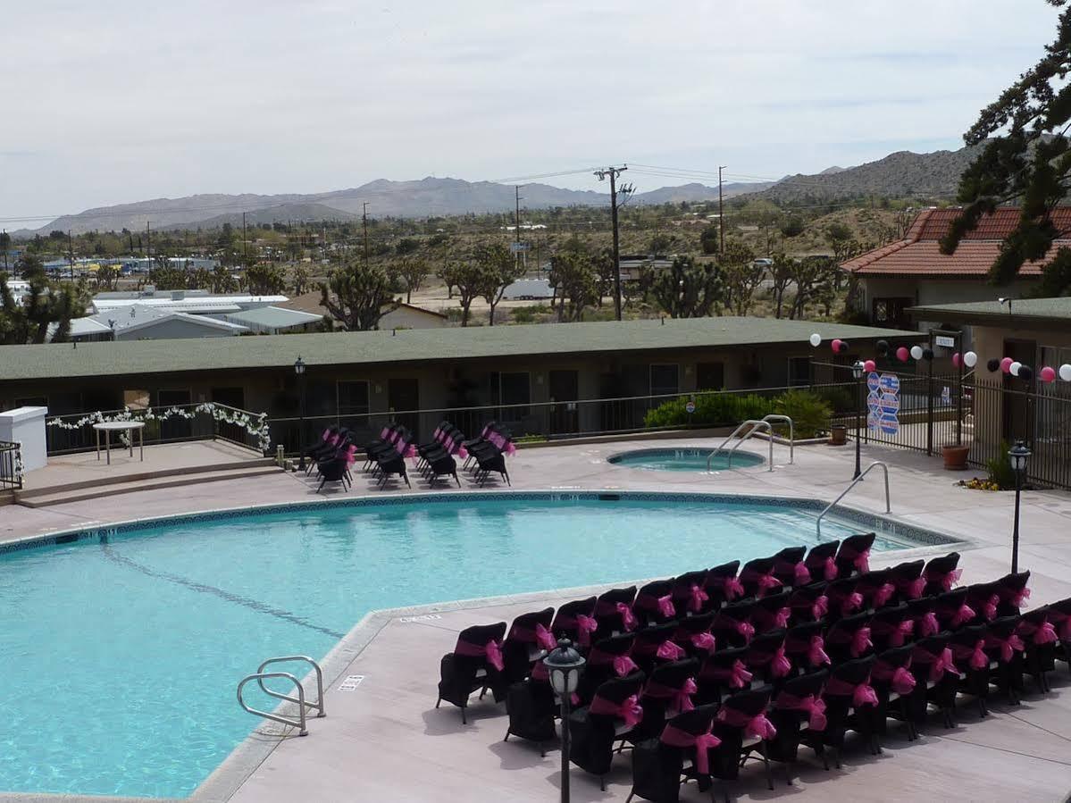 Travelodge Inn & Suites By Wyndham Yucca Valley/Joshua Tree Exterior photo